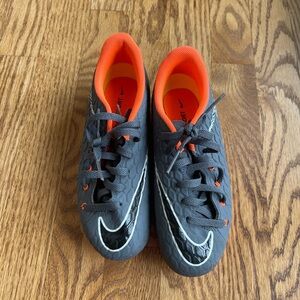 Nike Jr. Hypervenom Phantom 3 Academy FG AH7288-081 Size 1Y